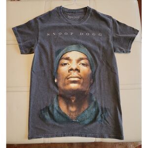 Snoop Dogg T-shirt size Small‎